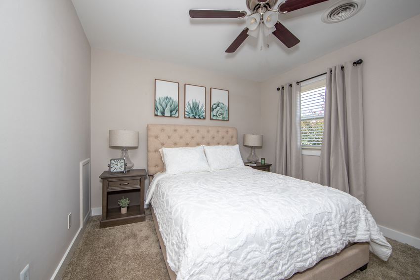 Crystal Lakes Apartments, 3501 Meadowdale Boulevard, Richmond, VA RentCafe